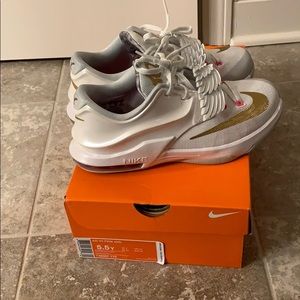 KD 7 Aunt Pearl 5.5Y. 7 WMN. Breast Cancer Support